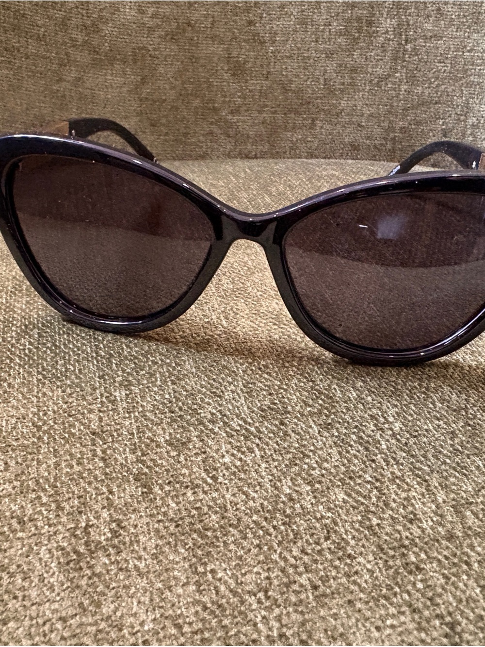 Classic Women's Black Cat-Eye Sunglasses by